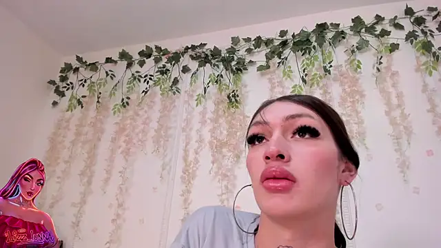 Snapshot of lizz_lunna chatting on May 5, 2026, 11:24 pm lizz lunna online show from May 5, 2026, 11:24 pm