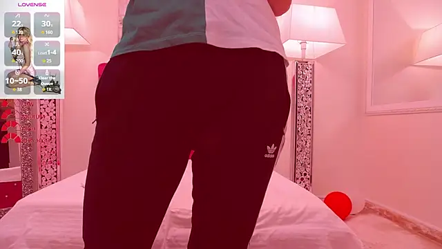 Snapshot of AmandaL1 chatting on November 27, 2025, 5:20 am AmandaL1 online show from November 27, 2025, 5:20 am