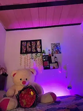 Carita traviesa4 online show from August 5, 2026, 1:41 am