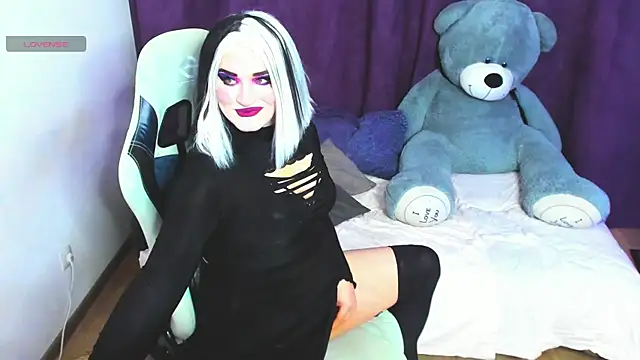 sexxx-queen online show from April 12, 2026, 12:37 am