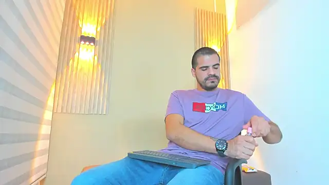 Snapshot of Arthur_howard chatting on January 13, 2026, 3:56 am Arthur howard online show from January 13, 2026, 3:56 am