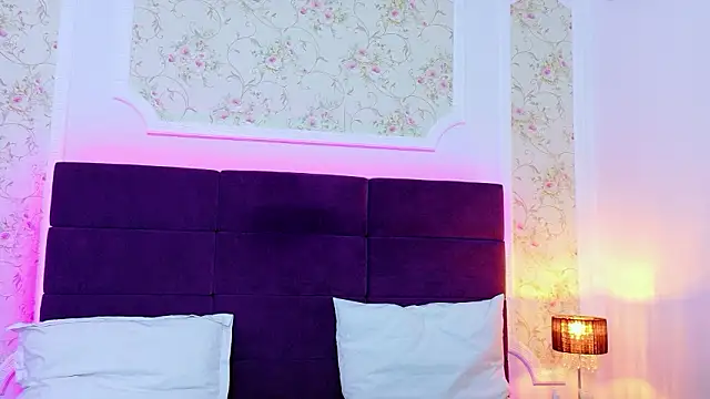 EvelinHill online show from February 12, 2026, 5:02 am