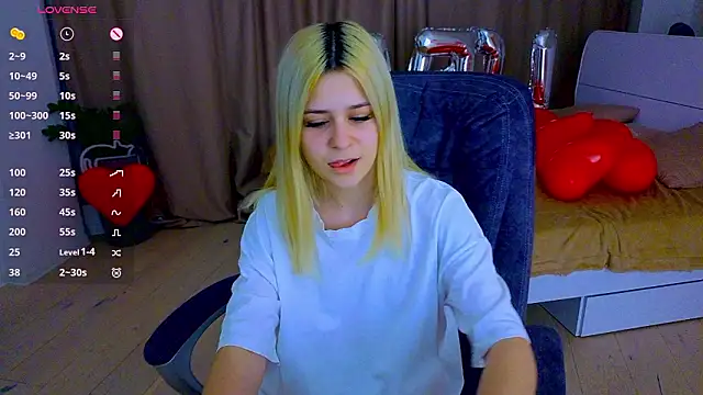 Snapshot of ApheliaStar chatting on February 10, 2026, 3:49 pm ApheliaStar online show from February 10, 2026, 3:49 pm