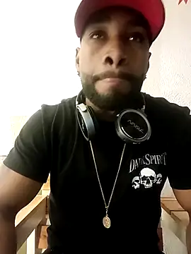 Snapshot of Dante_Knox chatting on May 7, 2026, 1:55 am Dante Knox online show from May 7, 2026, 1:55 am