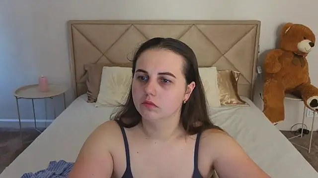 MikaFoxy online show from April 14, 2026, 5:24 am