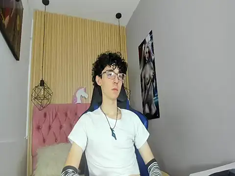 Syriussz online show from February 1, 2026, 7:23 pm