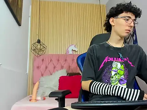 Syriussz online show from February 15, 2026, 7:21 pm