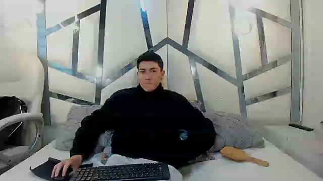 ScarlettAndLucas online show from February 19, 2026, 12:34 pm