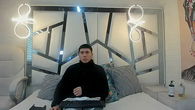 ScarlettAndLucas online show from March 2, 2026, 12:23 pm