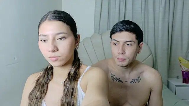 Snapshot of ScarlettAndLucas chatting on May 27, 2026, 2:30 am ScarlettAndLucas online show from May 27, 2026, 2:30 am