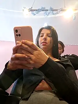 jade03  online show from March 3, 2026, 7:42 pm