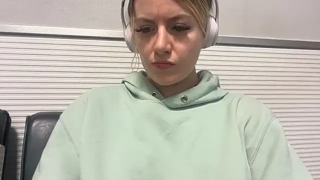 blondebunny999 999 online show from March 20, 2026, 11:09 pm