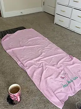 blondebunny999 999 online show from April 18, 2026, 5:55 am