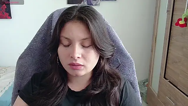 yessica gomez01 online show from May 22, 2026, 9:09 pm