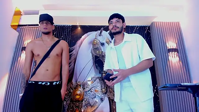 Snapshot of The_Gods_In_Diamonds chatting on February 4, 2026, 10:15 pm The Gods In Diamonds online show from February 4, 2026, 10:15 pm