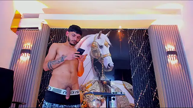 Snapshot of The_Gods_In_Diamonds chatting on February 7, 2026, 12:31 pm The Gods In Diamonds online show from February 7, 2026, 12:31 pm