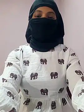 cutehotwife online show from March 1, 2026, 6:04 am