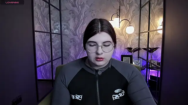 Siena aa online show from February 10, 2026, 8:35 pm