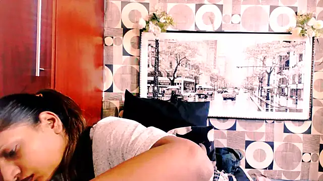 indianhoney69 online show from March 9, 2026, 5:11 am