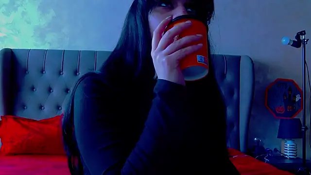 Snapshot of MaddyAllure chatting on February 20, 2026, 6:37 am MaddyAllure online show from February 20, 2026, 6:37 am