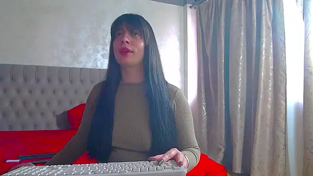 Snapshot of MaddyAllure chatting on February 26, 2026, 1:32 pm MaddyAllure online show from February 26, 2026, 1:32 pm