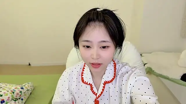 Onefiona online show from April 7, 2026, 12:49 pm