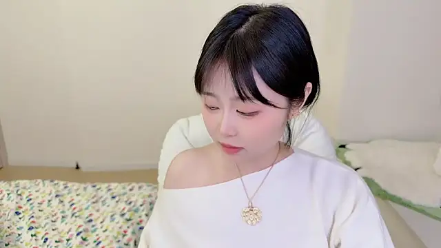 Onefiona online show from April 8, 2026, 1:44 pm