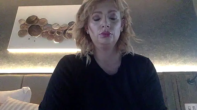 SydneyNoir online show from January 14, 2026, 8:42 am