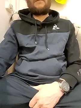 80julien online show from February 5, 2026, 12:15 am