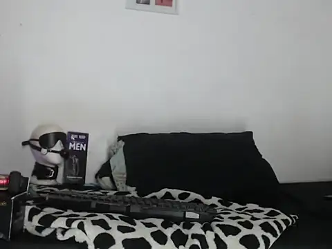 Snapshot of CherryH0ttie chatting on May 27, 2026, 6:49 pm CherryH0ttie online show from May 27, 2026, 6:49 pm