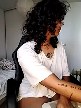 therealsun8 online show from February 12, 2026, 7:47 am