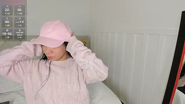 Little Lexyy online show from April 7, 2026, 5:08 am