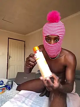 Snapshot of HotTwink_ZAR chatting on February 20, 2026, 6:48 am HotTwink ZAR online show from February 20, 2026, 6:48 am