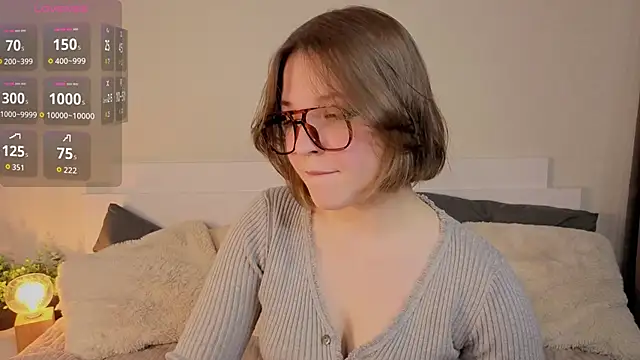 Snapshot of Next2Marie chatting on April 22, 2026, 6:16 am Next2Marie online show from April 22, 2026, 6:16 am