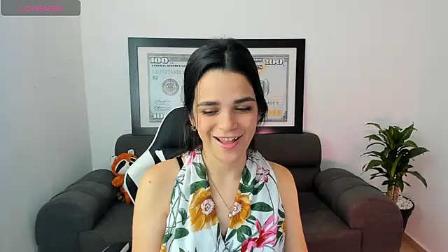 LucianaMoreau online show from January 18, 2026, 9:29 pm