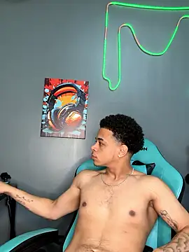 Snapshot of l-laross chatting on January 12, 2026, 3:50 pm l-laross online show from January 12, 2026, 3:50 pm