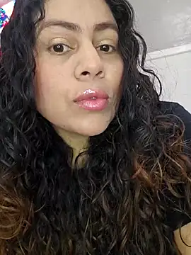 Snapshot of _Zhamira chatting on February 9, 2026, 2:32 pm Zhamira online show from February 9, 2026, 2:32 pm