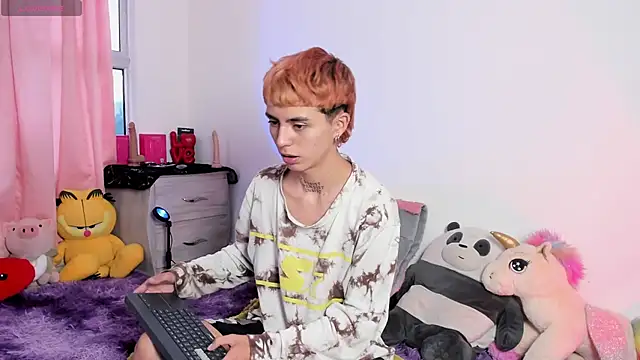 Maiky Cooper01 online show from March 18, 2026, 2:53 pm