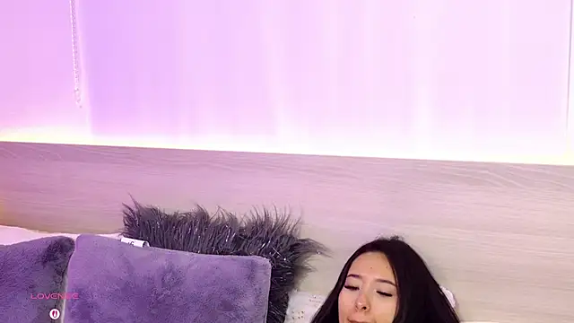 Snapshot of AliceeBloom chatting on April 30, 2026, 1:50 pm AliceeBloom online show from April 30, 2026, 1:50 pm