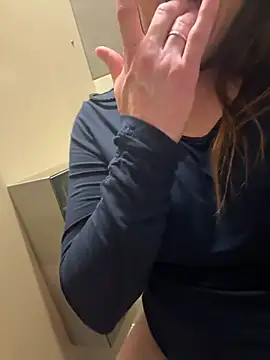 Snapshot of sluttywifemaddy chatting on January 14, 2026, 10:14 pm sluttywifemaddy online show from January 14, 2026, 10:14 pm