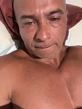 Snapshot of dogfrota chatting on February 21, 2026, 3:40 am dogfrota online show from February 21, 2026, 3:40 am