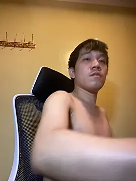 Snapshot of asian_guy67 chatting on February 6, 2026, 1:36 pm asian guy67 online show from February 6, 2026, 1:36 pm