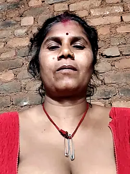 Hot di97 online show from March 8, 2026, 2:54 pm