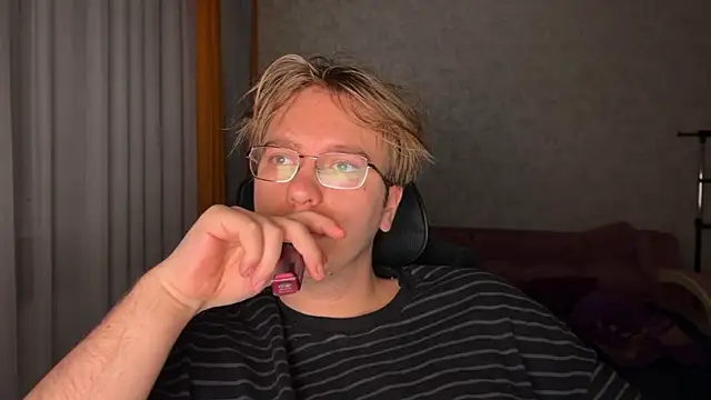 HairyVit online show from February 3, 2026, 4:10 am