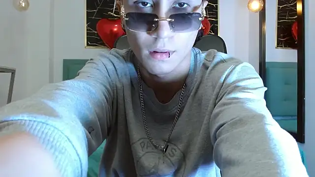 XanderGrey8 online show from February 19, 2026, 7:21 pm