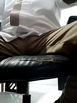 Antony-5045 online show from April 12, 2026, 11:32 pm