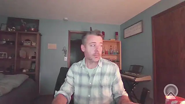 chrisw8140 online show from April 3, 2026, 11:03 pm