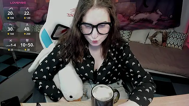 Snapshot of KiraDuvall chatting on February 5, 2026, 5:06 pm KiraDuvall online show from February 5, 2026, 5:06 pm