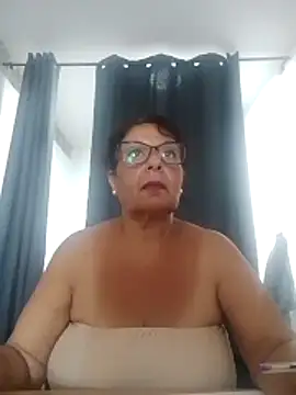 anaisytu online show from June 4, 2026, 9:59 am