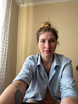 Snapshot of _Crystal_2 chatting on February 22, 2026, 1:20 pm Crystal 2 online show from February 22, 2026, 1:20 pm